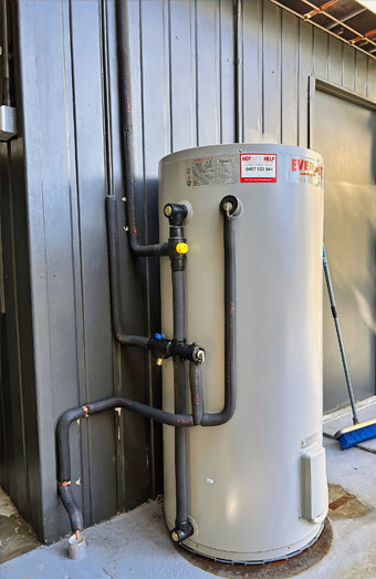 https://brentwoodhotwater.com.au/uploads/2025/06/electric-hot-water-system-68504.jpg