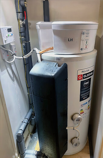 https://brentwoodhotwater.com.au/uploads/2025/06/electric-hot-water-system-70649.jpg