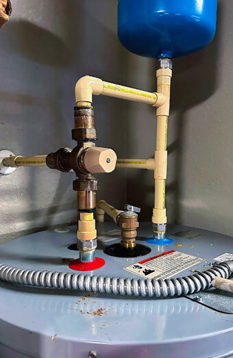 https://brentwoodhotwater.com.au/uploads/2025/06/electric-hot-water-system-73015.jpg