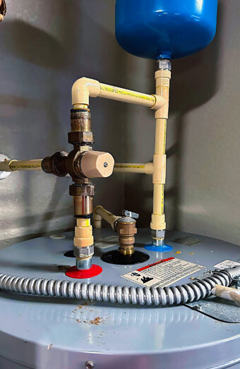 https://brentwoodhotwater.com.au/uploads/2025/06/gas-hot-water-system-63012.jpg