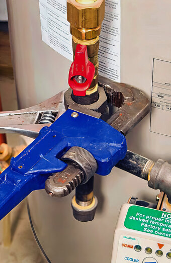 https://brentwoodhotwater.com.au/uploads/2025/06/hot-water-servicing-15633.jpg