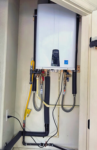 https://brentwoodhotwater.com.au/uploads/2025/06/instant-hot-water-systems-35536.jpg
