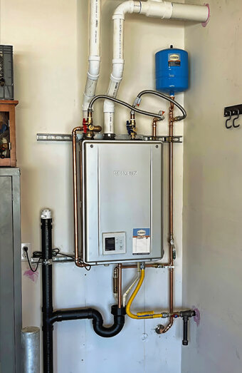 https://brentwoodhotwater.com.au/uploads/2025/06/instant-hot-water-systems-98444.jpg